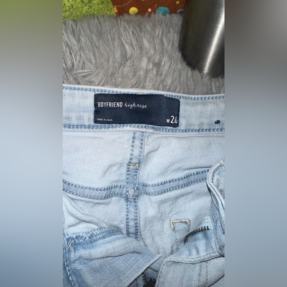 Hollister - Picture 2 of 4